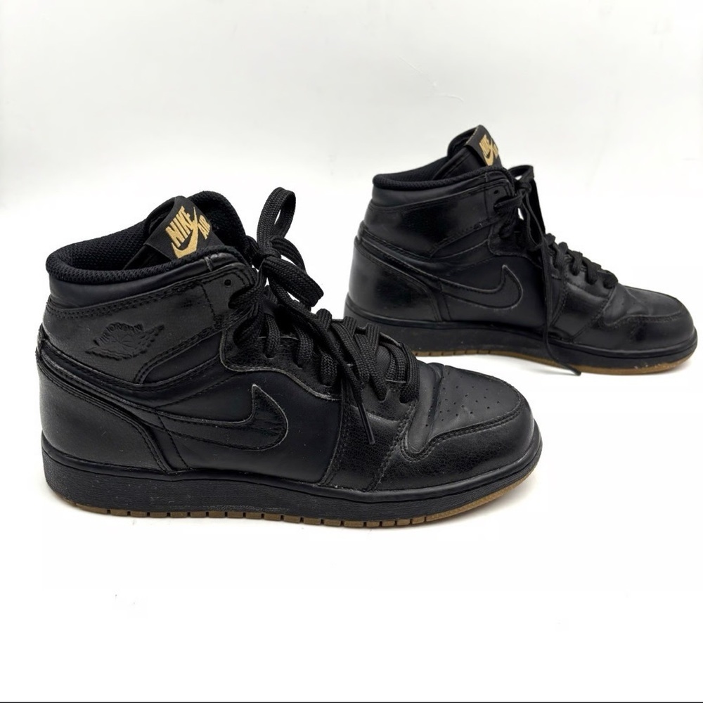 NWT Nike Jordan’s Black High-Top Sneakers 6Y